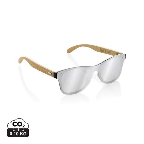 Lunettes de soleil fabriquées avec une monture en plastique recyclé RCS et du bambou FSC®. Avec des verres miroirs pour un look tendance. Contenu recyclé total : 23 % sur la base du poids total de l'article. La certification RCS garantit une chaîne d'approvisionnement entièrement certifiée pour les matériaux recyclés. Les verres sont conformes à la norme EN ISO 12312-1, UV 400 et CAT 3. Emballées dans une boîte Kraft FSC®.<br /><br />PVC free: true