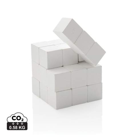 Daag jezelf uit met deze houten breinbreker! Deze mooie en intrigerende puzzel is gemaakt van in elkaar grijpende houten stukjes die een kubus vormen. Het losmaken van de kubus is eenvoudig, maar het weer in elkaar zetten is een ander verhaal! De puzzel is een genot om mee te spelen en zorgt voor een echte hersenkraker. De breinbreker wordt geleverd in een canvas etui voor eenvoudig opbergen. Gemaakt van FSC®-gecertificeerd hout. Wordt geleverd in FSC®-gecertificeerde kraft geschenkverpakking.