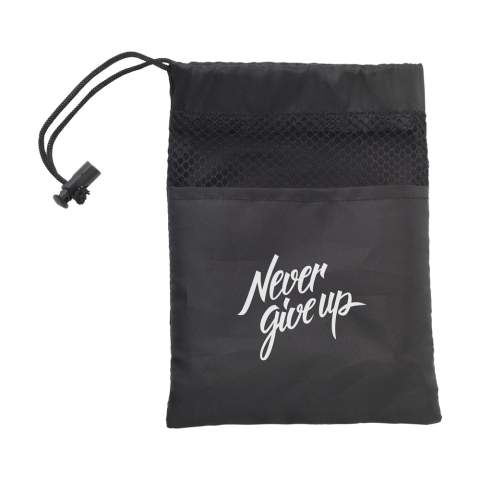 Practical microfibre towel (100 x 50 cm) made from 80% microfibre and 20% polyamide. This sports towel is very absorbent, lightweight and dries quickly after use. The towel is supplied with a hanging loop. Delivered in a handy pouch (size 17,5 x 13,3 cm). Ideal for use during and after an intensive sports session.