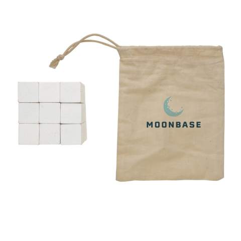 Daag jezelf uit met deze houten breinbreker! Deze mooie en intrigerende puzzel is gemaakt van in elkaar grijpende houten stukjes die een kubus vormen. Het losmaken van de kubus is eenvoudig, maar het weer in elkaar zetten is een ander verhaal! De puzzel is een genot om mee te spelen en zorgt voor een echte hersenkraker. De breinbreker wordt geleverd in een canvas etui voor eenvoudig opbergen. Gemaakt van FSC®-gecertificeerd hout. Wordt geleverd in FSC®-gecertificeerde kraft geschenkverpakking.