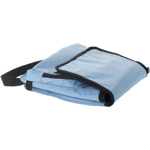Foldable cooler bag with zipped main compartment and zipper front pocket. Adjustable shoulder strap. The cooler bag can be folded flat due to the hook & loop on front pocket. Accessories not included.