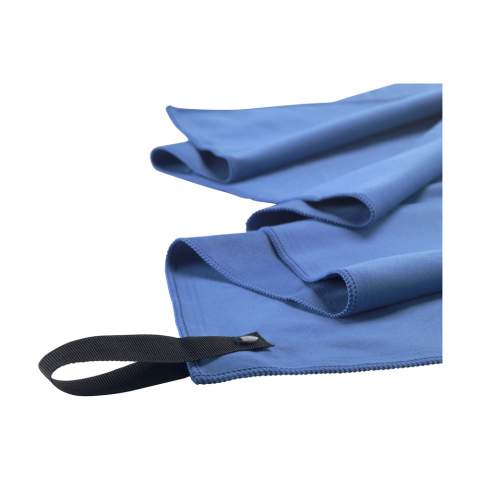 Practical microfibre towel (100 x 50 cm) made from 80% microfibre and 20% polyamide. This sports towel is very absorbent, lightweight and dries quickly after use. The towel is supplied with a hanging loop. Delivered in a handy pouch (size 17,5 x 13,3 cm). Ideal for use during and after an intensive sports session.