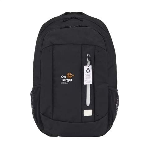 Sac à dos complet pour ordinateur portable 15,6 pouces de la marque Case Logic. Ce sac à dos est composé à 100% de polyester recyclé et de matières dobby recyclées. La fermeture à glissière de ce sac à dos s'ouvre presque entièrement, pour un rangement des plus efficaces. Le compartiment pour ordinateur portable séparé convient aux ordinateurs portables jusqu'à 15,6 pouces et est équipé d'une mousse de protection. Le compartiment principal spacieux offre de la place pour les livres, documents et dossiers, ainsi que plusieurs compartiments additionnels pour ranger les câbles, par exemple. La poche zippée sur l'avant est idéale pour garder certains objets à portée de main, tandis que les poches latérales pratiques en maille peuvent accueillir une bouteille facilement. Avec des bretelles réglables confortables et une poignée rembourrée, ce sac dispose également de fermetures éclair robustes. Le panneau dorsal entièrement rembourré garantit un confort supplémentaire. Capacité env. 23 litres.