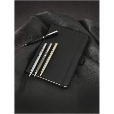 Exclusief design notitieblok (A5 formaat) met 80 g/m2, 80 vellen crème gelinieerd papier met achterzak binnenin en pennenlus. Verpakt in een luxe geschenkverpakking.