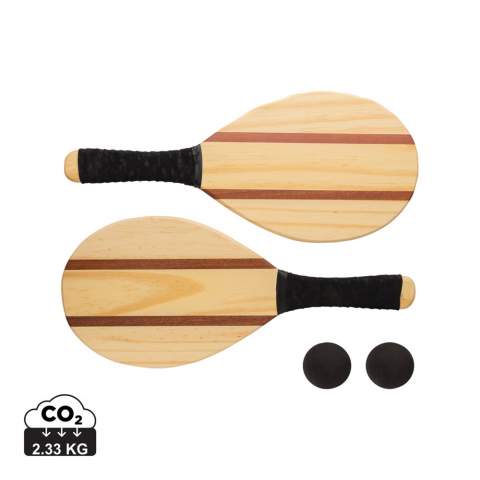 Luxury eye catching frescobol set to play on the beach, park or on your holiday. Made from strong and lasting Pine wood mixed with Sapele wood for which the wood pattern can be different per racket. Including two high quality balls. With extra comfortable grip for perfect control.  Including cotton pouch to bring the set to your favourite beach or park.<br /><br />PVC free: true