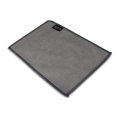 Un chiffon de nettoyage pour les écrans et les lunettes en 400g/m² de PET 100% recyclé. Une face est en microfibre lisse et l'autre face est en tissu éponge pour offrir de multiples possibilités de nettoyage. Personnalisez ce produit sur toute sa surface grâce à un motif de sublimation en couleur. 
