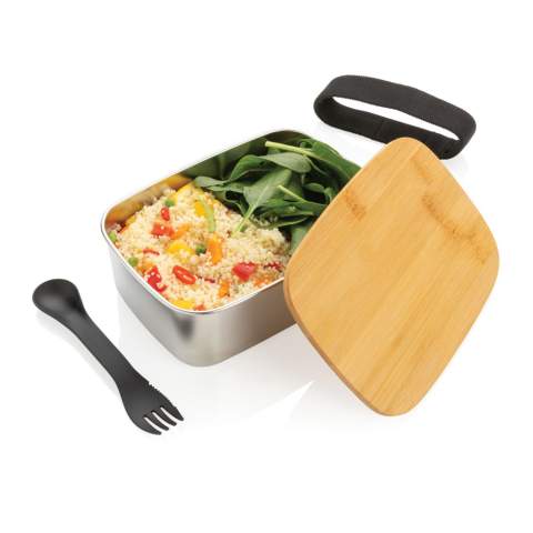 Enjoy a healthy, hassle-free lunch on the go with the sleek looking stainless steel lunchbox with bamboo lid. Includes a handy elastic strap and spork. The lunchbox cannot be put into the microwave and oven. Handwash only. Capacity 0.9 litre.