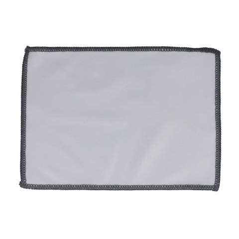 Un chiffon de nettoyage pour les écrans et les lunettes en 400g/m² de PET 100% recyclé. Une face est en microfibre lisse et l'autre face est en tissu éponge pour offrir de multiples possibilités de nettoyage. Personnalisez ce produit sur toute sa surface grâce à un motif de sublimation en couleur. 
