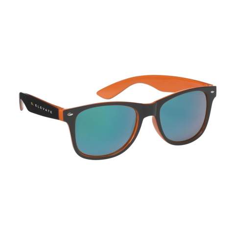 Faites sensation avec ces lunettes de soleil avec verres miroirs originaux. La couleur du verre correspond parfaitement avec la couleur du cadre. Avec une protection UV 400 (selon les normes européennes).