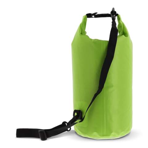 Waterproof duffel bag, ideal for the beach, on a boat or just for a stroll through the forest. Filled with air this bag stays afloat, ideal in emergencies. With the additional ring and carabiners this bag can easily be carried cross-body. Waterproof IPX6, protected against high pressure stream water from any angle. Do not immerse the bag.