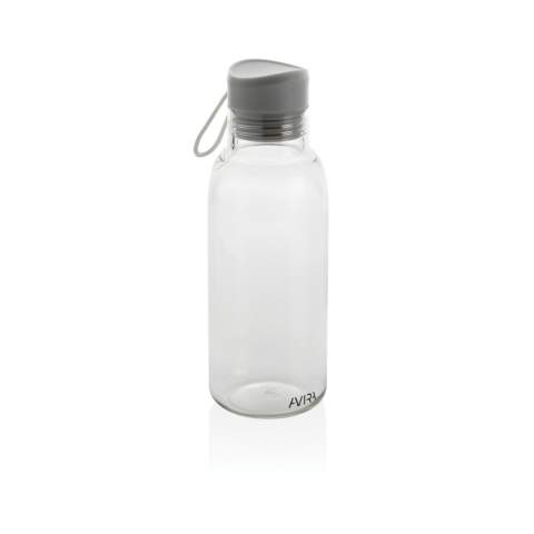 Die Atik-Flasche ist hervorragend, wenn Sie Wert auf leichte Tragbarkeit und minimalistisches Design legen. Der Flaschenkörper besteht zu 100% aus RCS-zertifiziertem RPET. Die RCS-Zertifizierung gewährleistet eine vollständig zertifizierte Lieferkette der recycelten Materialien. Nur Handwäsche. Dieses Produkt ist nur für kalte Getränke geeignet. Gesamter Recyclinganteil: 82% basierend auf dem Gesamtgewicht des Artikels. BPA-frei. Fassungsvermögen 500ml. Inklusive FSC®-zertifizierter Kraftverpackung. Verwandeln Sie die Box doch in einen Telefonhalter, Bleistifthalter oder Blumentopf!