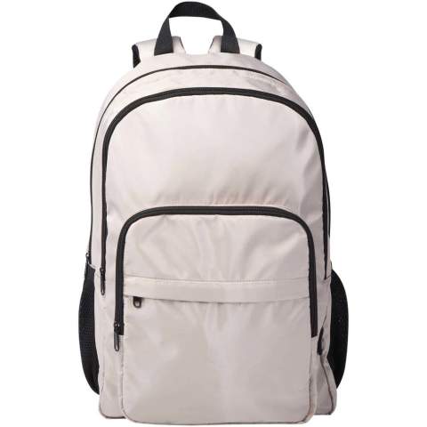 Le sac à dos Trend Plus est fabriqué avec un tissu doux et infroissable, recyclé et certifié GRS, et une doublure RPET de qualité. Le sac à dos comprend un compartiment pour ordinateur portable de 15'', un compartiment d'organisation, des poches avant zippées, des poches latérales en maille filet et un dos en filet aéré avec une sangle pour trolley. Bretelles réglables pour un confort optimal. Capacité : 20 litres. Capacité de charge maximale de 10 kg. Sans PVC. 