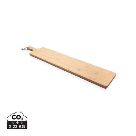 Add a sophisticated touch to any occasion when you serve tapas, antipasti and more on this attractive Ukiyo bamboo serving tray. A definite eyecatcher at any party! Packed in a luxury gift box. The board is untreated and can be treated with oil if desired. Never put it into the dishwasher, handwash only.