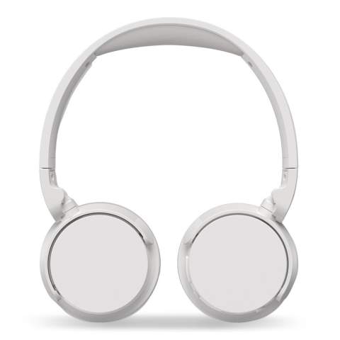 Lightweight, comfortable and foldable, these wireless headphones are perfect for everyday use. Dynamic Bass delivers deeper bass tones, even at low volumes. With up to 25 hours of playtime, you can listen to a wide range of playlists. You can fully charge the headphones in 2 hours via USB-C, and after 15 minutes of charging, you can play music for one hour. You can easily have clear conversations with the built-in microphone, and you can manage calls, adjust the volume or control playback functions via the handy multifunction button on the right earcup.