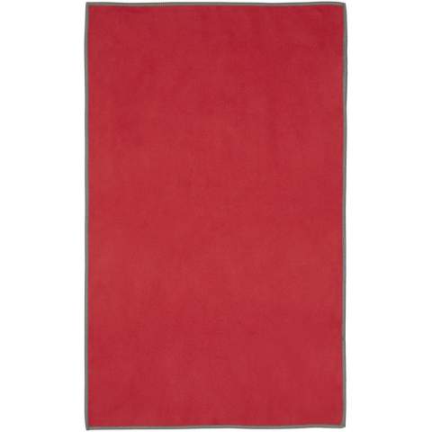 The Pieter sport towel absorbs very well, is lightweight, dries quickly, and the fabric is durable and extremely soft. When the towel is folded and secured with the elastic band it's reduced to a small size, making it suitable for bringing to the gym, swimming pool, or for when going backpacking or camping. The towel has a size of 50 x 30 cm and is made from 90% GRS recycled polyester and 10% nylon, and can be washed in the washing machine at 40 °C. Delivered with a storage pouch (15.5 x 10 cm) made from recycled PET plastic, which provides a great area for printing a logo.