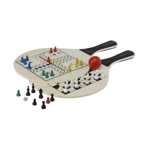 Holzschläger mit Abbildung von Spielbrettern für 2 Spiele. Inkl. Ball und Spielfiguren. In einer Nylonhülle.