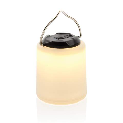 Lampe de table portable rechargeable en plastique recyclé Limio RCS est une solution d'éclairage polyvalente pour l'intérieur et l'extérieur. Conçue pour être posée sur une table ou suspendue selon les besoins, elle est dotée d'une batterie rechargeable alimentée par USB-C, offrant jusqu'à 4 heures d'éclairage et se rechargeant complètement en seulement 2 heures. La lumière LED fournit jusqu'à 300 lumens et offre trois modes : fort, atténué et clignotant, pour répondre à différents besoins d'éclairage. Avec un indice d'étanchéité IPX4, elle peut être utilisée dans des conditions humides. Le boîtier est fabriqué en plastique ABS recyclé certifié RCS. La norme RCS (Recycled Claim Standard) permet de vérifier le contenu recyclé d'un produit tout au long de la chaîne d'approvisionnement. Contenu recyclé total : 25 % par rapport au poids total de l'article. Cette lampe ne contient pas de PVC et est emballée dans une boîte kraft certifiée FSC.<br /><br />Lightsource: LED<br />PVC free: true