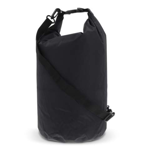 Waterwerende tas voor bijvoorbeeld op het strand, op de boot of tijdens een wandeling. Gevuld met lucht blijft de tas in noodgevallen ook tijdelijk op het water drijven. Met de extra ring en karabijnhaken is deze tas ook eenvoudig als schoudertas te gebruiken. Waterafstotend IPX6, bestand tegen hoge druk waterstromen uit alle richtingen. Houd de tas niet onder water.