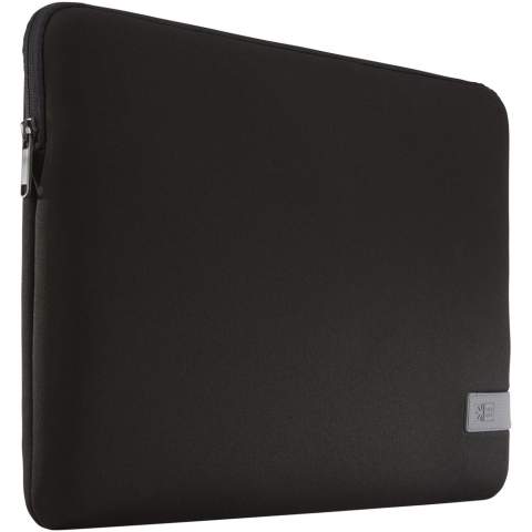 15.6" laptop sleeve featuring 6mm of dense memory foam and plush interior lining for device protection and a reflective patch in the front panel. Case Logic warranty: 25 years.
