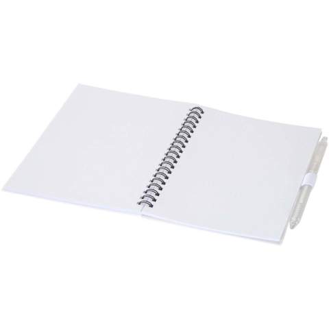 Das Niove Softcover-Notizbuch besteht aus recyceltem Kunststoff und enthält 70 punktkarierte Seiten aus 70 g/m² Papier. Das Notizbuch hat abgerundete Ecken und eine Stiftschlaufe. Notizbuchformat: 140 × 178 mm. Der Kugelschreiber besteht ebenfalls aus recyceltem Kunststoff. Tintenfarbe: Blau. Schreiblänge: 1000 Meter. Schreibspitze: 1,0 mm. 