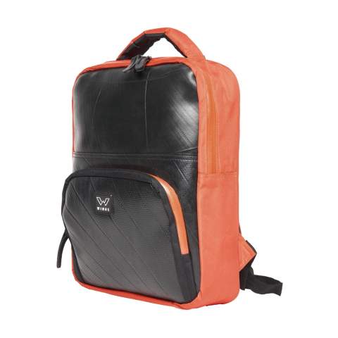 Rugzak van het merk Ecowings. Deze stoere rugzak is met de hand gemaakt van robuuste auto-binnenbanden en gerecyclede petflessen.     Voorzien van een royaal compartiment en een apart laptopvak voor een laptop tot maximaal 17 inch. Het ritsvak aan de voorzijde biedt ruimte aan kleine spullen die je graag direct bij de hand hebt. Met verstelbare schouderriemen, een ophanglus, een gevoerd handvat en stevige, waterdichte ritsen met opvallende ritstrekkers. Geheel gevoerd. De foamversteviging beschermt je laptop optimaal en staat garant voor extra draagcomfort.     Al het ondersteunend materiaal is gemaakt van gerecycled RPET. Door het unieke karakter van elke binnenband is elke tas ook uniek. Er zijn geen twee tassen identiek.     Een prachtig, stijlvol product dat jarenlang meegaat. Afwasbaar, waterproof en Peta Approved Vegan (een diervriendelijk alternatief voor leder). Inhoud ca. 27 liter.