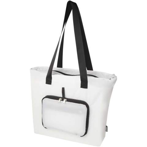 Conçu pour être pratique, ce sac shopping à la fois léger et résistant s'adapte à vos besoins en se pliant pour former une pochette compacte dotée d'une boucle en sangle permettant de la suspendre ou de la transporter facilement. Il est donc idéal pour les journées chargées, les virées shopping spontanées ou comme sac de secours. Il comprend un compartiment principal spacieux zippé, une poche frontale zippée et deux longues poignées en sangle lisse de qualité. Fabriqué en polyester recyclé sans PVC. Capacité : 16 litres.
