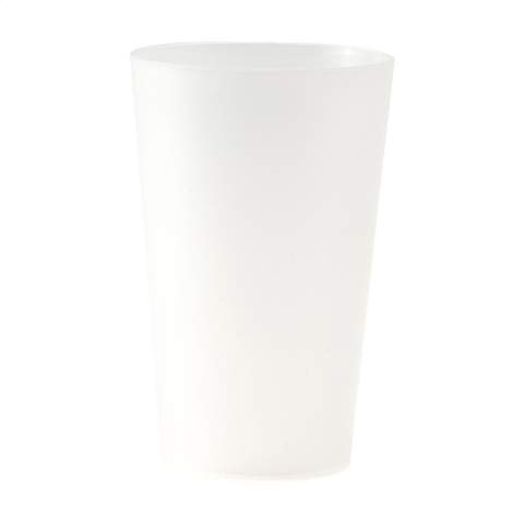 Wiederverwendbarer Becher aus hochwertigem Kunststoff. Inklusive Vollfarbdruck rundum. Dieser Becher ist leicht, einfach zu reinigen und stapelbar, also platzsparend. Erhältlich in einer matten und einer klaren Version. Geeignet für Lebensmittel. Mikrowellengeeignet und spülmaschinenfest. 100% recycelbar. Damit leistet dieser Becher einen Beitrag zur Kreislaufwirtschaft. Der perfekte wiederverwendbare, personalisierte Becher für Veranstaltungen und Festivals. Made in Europe. Fassungsvermögen: 330 ml.