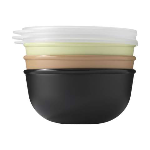 Herbruikbare foodbowl met transparante deksel van 100% recyclebaar PP. Ideaal voor onderweg of voor een lunch op school of op je werkplek. Ook te gebruiken als vershoudbox. De foodbowl mét inhoud dient rechtop vervoerd te worden om lekken te voorkomen. Geschikt voor de magnetron. BPA-vrij. Niet vaatwasserbestendig. Made in Germany. Inhoud 1.000 ml.