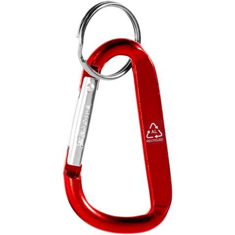 Handy carabiner keychain with a striking metallic finish, that can be attached to a backpack. It is made of lightweight and strong 86% RCS certified recycled aluminium. The Recycled Claim Standard (RCS) verifies the recycled content of a product throughout the entire supply chain. The carabiner is not suitable for climbing.