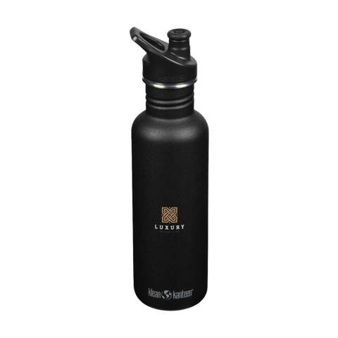 Gourde légère à paroi simple de la marque Klean Kanteen. Cette gourde de haute qualité est fabriquée à partir d'acier inoxydable 18/8 recyclé post-consommation certifié à 90%. Finition avec un revêtement en poudre Klean Coat® résistant aux chocs. Le bouchon à vis étanche est équipé d'un bouchon sport avec bec amovible pour un nettoyage facile et d'un anneau de transport pratique. Ne convient pas aux boissons chaudes et aux boissons gazeuses. Facile à nettoyer. Goût et odeur neutres. Sans BPA, BPDS, phtalates, PVC et métaux lourds. Ce produit passe au lave-vaisselle. Le lavage à la main est recommandé pour préserver l’impression. Cette gourde fine est facile à emporter partout et idéale pour la course, le vélo, la randonnée et le fitness. Favorisez un style de vie actif avec cette fantastique gourde de sport. Capacité 800 ml. Klean Kanteen est Certifié climatiquement neutre, membre de 1% For the Planet et soutient ainsi des organisations environnementales.