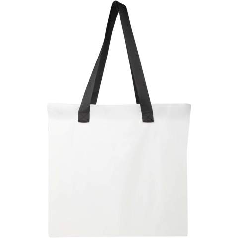 Conçu pour être pratique, ce sac shopping à la fois léger et résistant s'adapte à vos besoins en se pliant pour former une pochette compacte dotée d'une boucle en sangle permettant de la suspendre ou de la transporter facilement. Il est donc idéal pour les journées chargées, les virées shopping spontanées ou comme sac de secours. Il comprend un compartiment principal spacieux zippé, une poche frontale zippée et deux longues poignées en sangle lisse de qualité. Fabriqué en polyester recyclé sans PVC. Capacité : 16 litres.