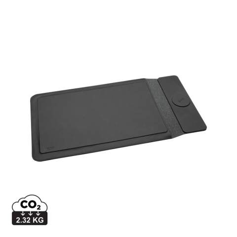 Pochette pour ordinateur portable Swiss Peak en Polyester RCS avec chargement sans fil 5W, conçue pour les ordinateurs portables de 14 à 15,6 pouces, allie style, fonctionnalité et durabilité. Utilisez-la pour transporter votre ordinateur partout où vous allez et, une fois arrivé à destination, transformez-la en poste de travail. Fabriquée en polyester recyclé certifié RCS (Recycled Claim Standard), elle contient 6 % de matériaux recyclés par rapport au poids total de l'article. Cette pochette élégante est dotée d'une fermeture magnétique et offre des capacités de charge magnétique sans fil de 15 W pour que vos appareils restent alimentés pendant vos déplacements. Elle offre un équilibre parfait entre protection et portabilité. La pochette est livrée avec un câble RCS Type-C RTPE noir de 120 cm pour une connectivité pratique et nécessite une entrée minimale de 9V/2A. Le produit est emballé dans une boîte noire Swiss Peak sans plastique FSC. L'article et les accessoires sont sans PVC.<br /><br />WirelessCharging: true<br />PVC free: true
