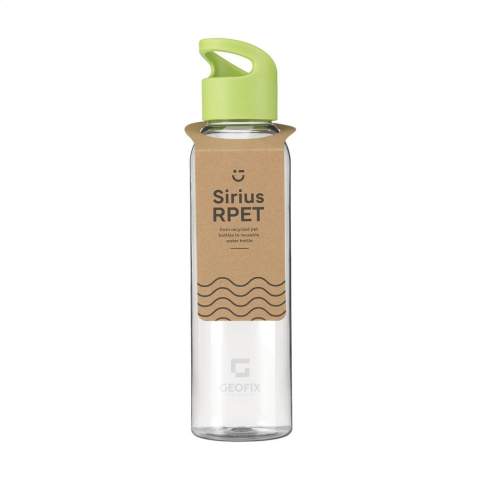 WoW! Luxe waterfles van helder RPET. Met praktische, kunststof schroefdop. Llekvrij en herbruikbaar. Niet vaatwasserbestendig. Inhoud 650 ml. GRS-gecertificeerd. Totaal gerecycled materiaal: 83%.