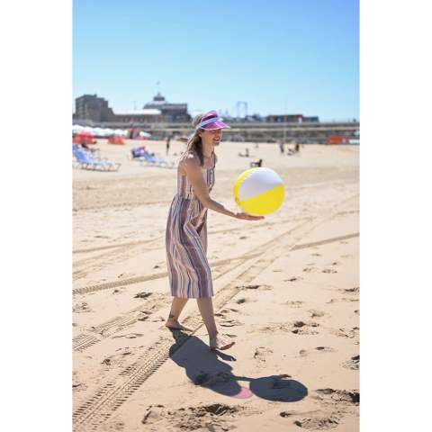 Werden Sie zum Hingucker auf jeder Retro Party mit dem Sunvisor aus
PVC! Mit seinem elastischen Band bietet er zuverlässig Schutz vor UVStrahlung und kühlt gleichzeitig. Veredeln Sie den trendigen Artikel mit
einem Tampondruck. Ein stylischer und praktischer Werbeartikel!