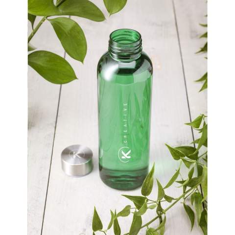WoW! Deze waterfles is gemaakt van 100% RPET en heeft een lekvrije schroefdop van RVS. Het slanke design valt direct op en ligt bijzonder prettig in de hand. Niet vaatwasserbestendig. Inhoud 500 ml. GRS-gecertificeerd. Totaal gerecycled materiaal: 80%