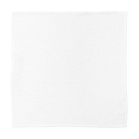 Geschirrtuch (auch Spüllappen genannt)

Entdecken Sie die ultimative Kombination aus Luxus und Funktionalität mit dem 30 x 30 cm großen, geprägten Geschirrtuch. Dieses aus hochwertigen Materialien (88 % Polyester und 12 % Polyamid) gefertigte Geschirrtuch bietet nicht nur eine außergewöhnliche Saugfähigkeit, sondern auch eine seidenweiche Textur, die sich perfekt zum Trocknen von Geschirr und Oberflächen eignet. Mit seiner eleganten weißen Farbe und der raffinierten Struktur verleiht dieses Geschirrtuch Ihrer Küche einen Hauch von Stil.
