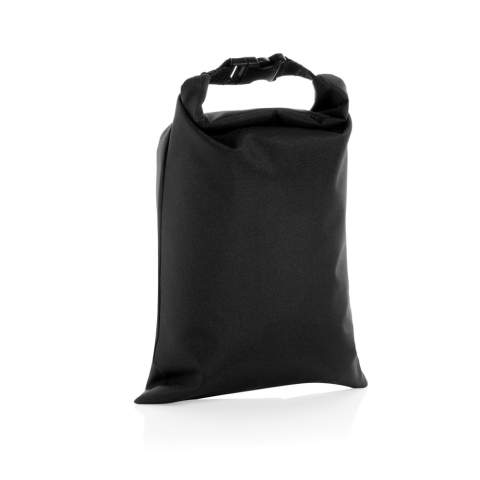 Vous êtes à la recherche d'un sac à lunch pliable qui conserve la fraîcheur de vos aliments et contribue à une planète plus propre ? Le sac-repas pliable Snackstrap AWARE™ RPET est fabriqué à partir de bouteilles en PET recyclées et constitue une alternative intelligente et durable aux sacs à usage unique. Grâce à sa taille ajustable et à sa fermeture hermétique, il garde votre déjeuner frais et délicieux tout au long de la journée. Facile à nettoyer et compact lorsqu'il est plié, il est parfait pour les déplacements. Un choix simple et conscient qui fait une réelle différence. Idéal pour le pain, les légumes et les fruits. Résistant à la congélation. Fabriqué en polyester recyclé avec le traceur AWARE™. 2 % des recettes de chaque produit vendu avec AWARE™ seront reversés à Water.org. Sans PVC.<br /><br />PVC free: true