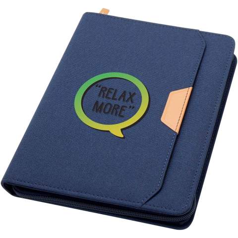 The Nomumi A5 portfolio with rounded corners is a handy office essential made of recycled plastic. Featuring 64 cream coloured 80 g/m2 lined sheets, a zipper closure, pen loop, and an accordion pocket.