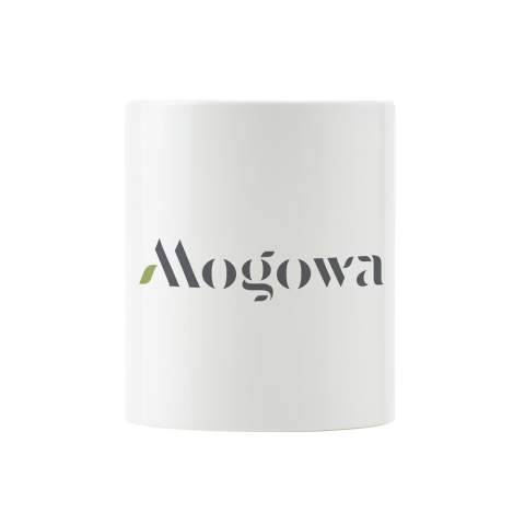Tasse aus hochwertiger Keramik. Komplett in weiß oder mit farbiger Außenseite. Spülmaschinengeeignet. Der Aufdruck ist spülmaschinengeprüft und nach EN 12875-2 zertifiziert. Fassungsvermögen 350 ml.