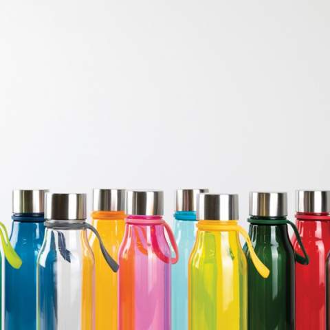 Waterfles van BPA-vrij kunststof. Met de lus aan het deksel is de fles eenvoudig aan bijvoorbeeld een hometrainer te hangen. Daarnaast past de fles in de meeste bekerhouders en is eenvoudig schoon te maken. Geschikt om te bedrukken.<br /><br />HoursHot: 2<br />HoursCold: 4