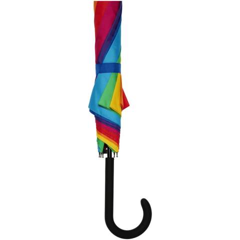 Automatikregenschirm mit regenbogenfarbenem Pongee-Polyesterschirm. Robuster Metallschaft, hochwertiger Vollglasrahmen mit maximaler Flexibilität bei Wind. Weicher, gebogener Griff und vernickelte Spitzen und Oberseite. Große Dekorationsfläche auf jedem Paneel möglich, die verschiedene kreative Logolösungen bietet.