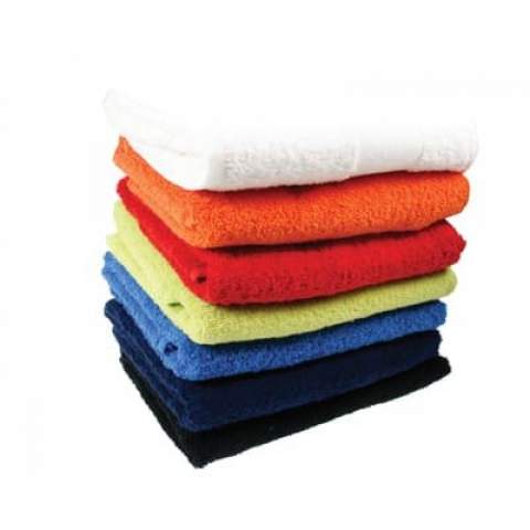 Choose for affordable luxury. These colourful bath towels are lightweight, but made of high quality ringspun to stay soft wash after wash. With a border of 4 cm, no border on backside. Embroideries and imprints only on request.