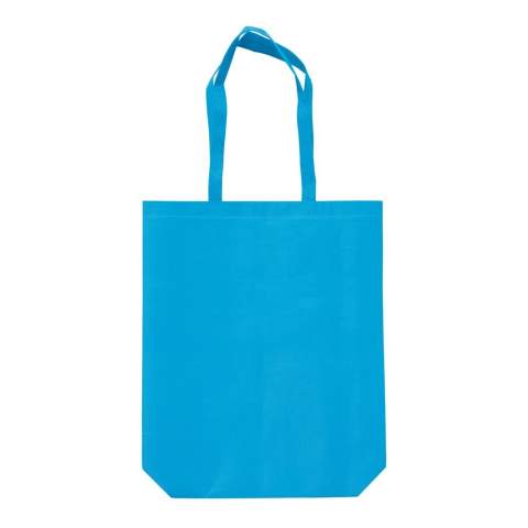 Four recycled post-consumer PET bottles have been used to make this bag. Reduce the plastic waste pile with this sustainable bag. The full gusset makes this bag extra spacious.