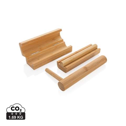 The Ukiyo bamboo sushi making set is easy to use and perfect for making the tastiest sushi at home. In a few simple steps you can make the most beautiful sushi rolls with your favorite ingredients. Made of 100% bamboo. Handwash only. Comes in kraft gift box.