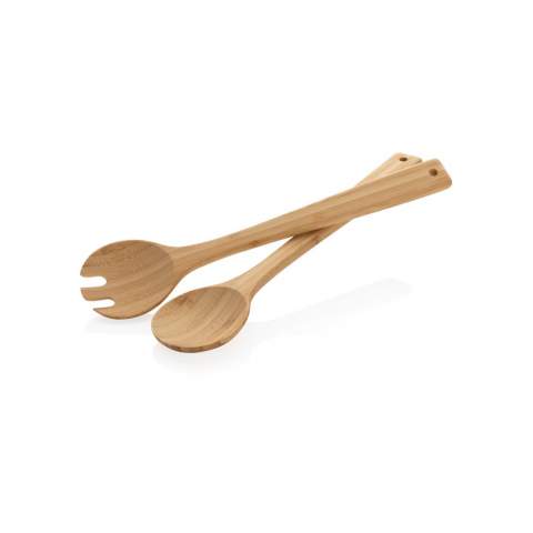 Toss and serve your fresh salads in style with these Ukiyo bamboo salad servers. Enjoy the combination of the minimalistic design and bamboo to add a natural touch to your dinner table. Presented in a kraft giftbox.
