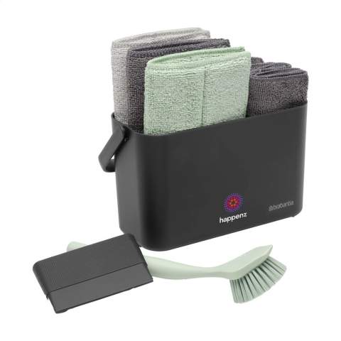 Kit de nettoyage en plastique Brabantia pour le plan de travail ou le placard de cuisine. Vous avez ainsi tous vos accessoires de nettoyage à portée de main. Comprend : • un bac avec 3 éponges en microfibre (16 x 22 cm), 2 chiffons de nettoyage en microfibre (25 x 30 cm) de différentes couleurs pour différentes tâches • un grattoir multifonctionnel pour les assiettes, plats et casseroles, plan de travail et évier • brosse à vaisselle avec grattoir intégré pour éliminer les résidus tenaces • séparateur flexible • grande poignée ergonomique, également pour suspendre votre chiffon de nettoyage • bac d'égouttage pour recueillir l'eau et permettre l'aération • dessous antidérapant. Un super ensemble pour un nettoyage rapide. Fabriqué à partir de 64% de matériaux recyclés. Recyclable à 82%. Avec 5 ans de garantie fabricant. Emballé par set.