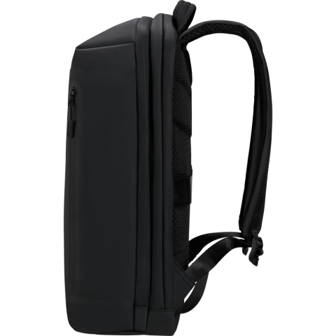 Ontdek Coatify Biz, de perfecte unisex rugzak met waterafstotende coating voor de moderne pendelaar. Kies voor het strakke afgeronde design of de rolltop uitvoering. Het zachte kleurenpalet is helemaal on-trend en de meerdere vakken helpen je al jouw spullen georganiseerd mee te nemen. Maak je klaar om in stijl te vergaderen of de stad te verkennen met Coatify Biz.