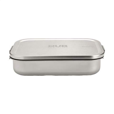 Lunchbox van het merk Brabantia van hoogwaardig RVS met uitneembare verdeler. Houd je boterhammen, wraps en broodjes netjes gescheiden. De herbruikbare lunchverpakking heeft een veilige klliksluiting en een luchtdichte sluiting, zodat je lunch langer vers blijft. Geschikt voor de oven (zonder deksel), diepvries en vaatwasmachinebestendig. Gemaakt van 55% gerecycled materiaal. 100% recyclebaar. Met 5 jaar fabrieksgarantie. Inhoud 2.000 ml.