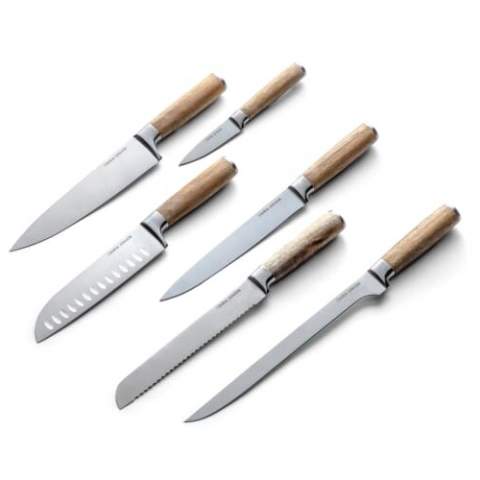 The ultimate set of kitchen knives! A complete package with the high-quality knives from Orrefors Jernverk. Nice to have in the kitchen and perfect to give to those who already have everything. The set includes kitchen knife, paring knife, filleting knife, santoku knife, bread knife, fish filleting knife of the finest design with acacia wood handles. The set is packed in a luxury box