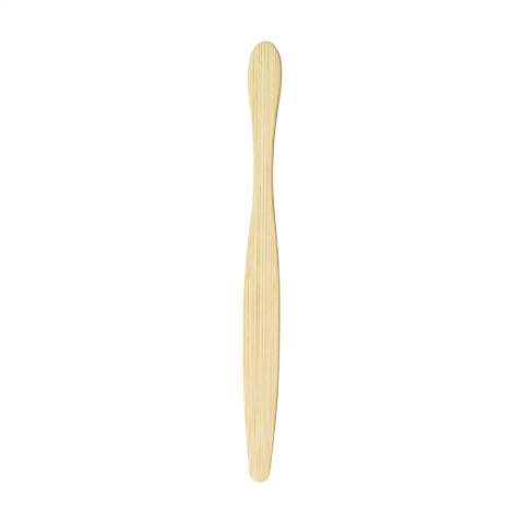 WoW ! Cette brosse à dents est fabriquée en bambou. Alors que plus d'un milliard de brosses à dents sont jetées chaque année et finissent dans les océans et les décharges, ces brosses en bambou sont une excellente alternative à la version classique en plastique. Le bambou est renouvelable et biodégradable. Brossez-vous les dents de manière durable.  La brosse à dents en bambou est industriellement compostable. Chaque article est fourni dans une boite individuelle en papier kraft marron.